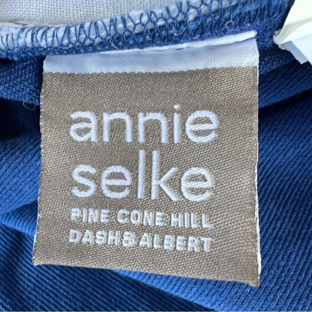 Annie Selke Pinecone Hill Pebbles Blue White Quilted Pillow Cover 22x22 GUC